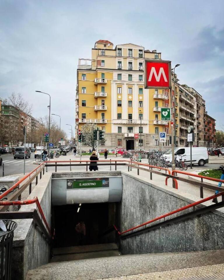 Bilocale Santagostino Apartment Milan Bagian luar foto