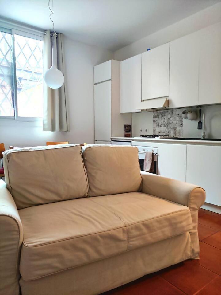 Bilocale Santagostino Apartment Milan Bagian luar foto